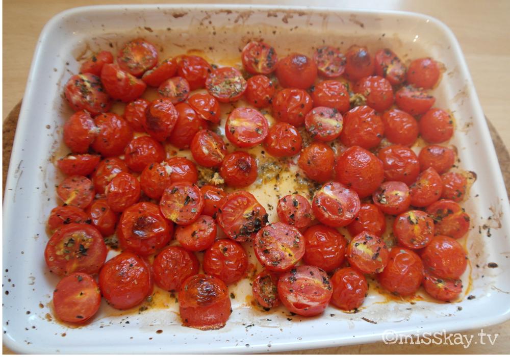 Geröstete Tomaten mit Knoblauch und Kräutern
