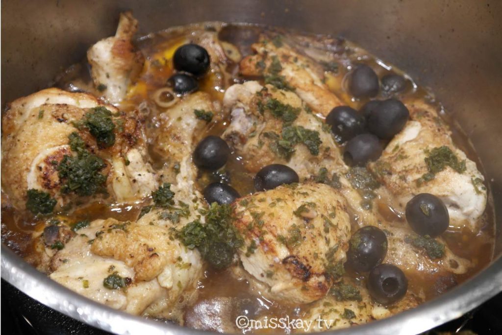Geschmortes marokkanisches Hühnchen mit Oliven • misskay.tv