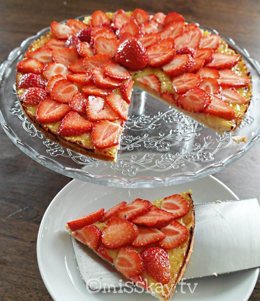 Weißer Schokoladenkuchen mit Erdbeeren (Paleo/Vegan/Low Carb) • misskay.tv